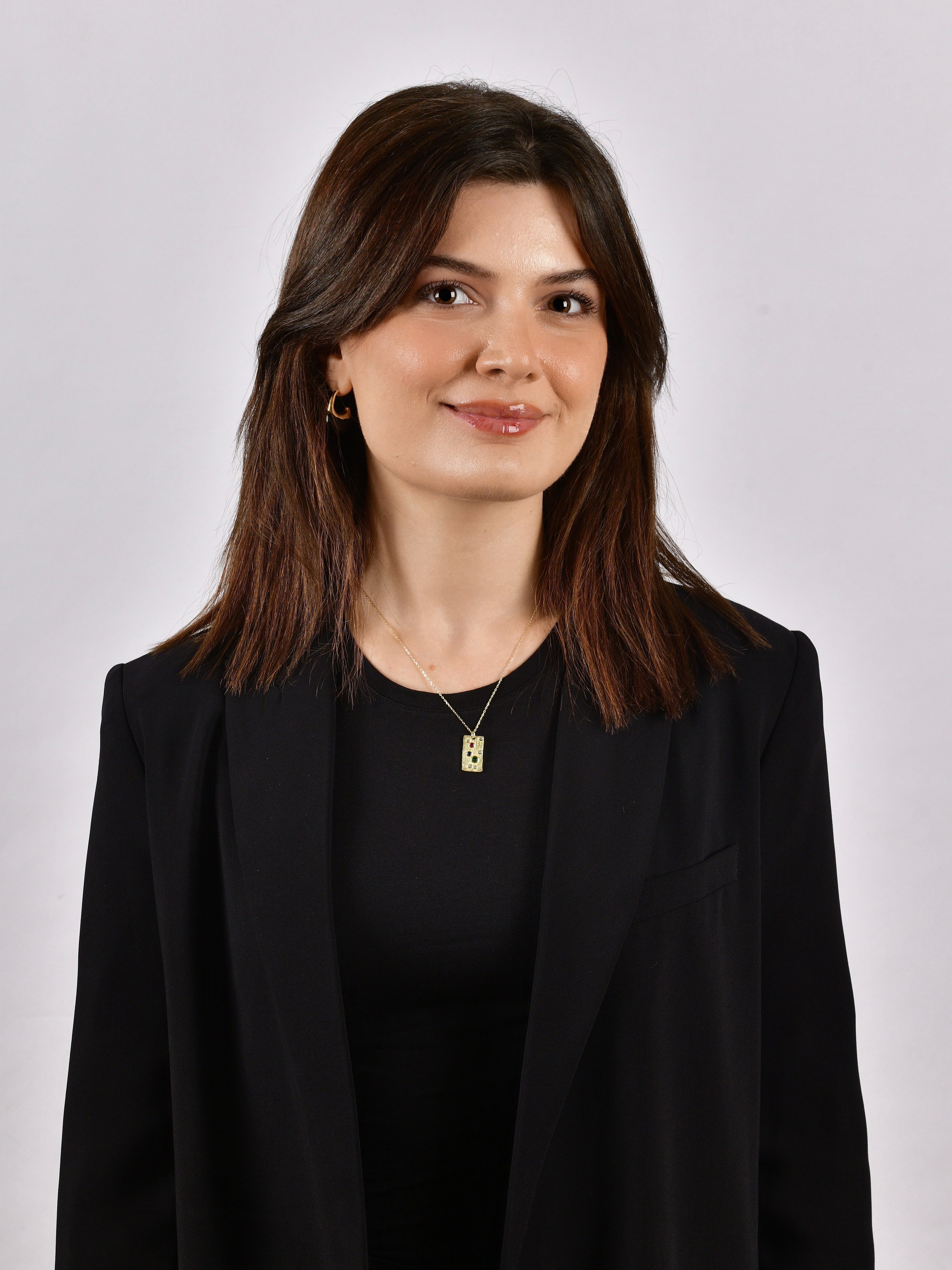 DİLARA DİZMAN DİLARA DİZMAN